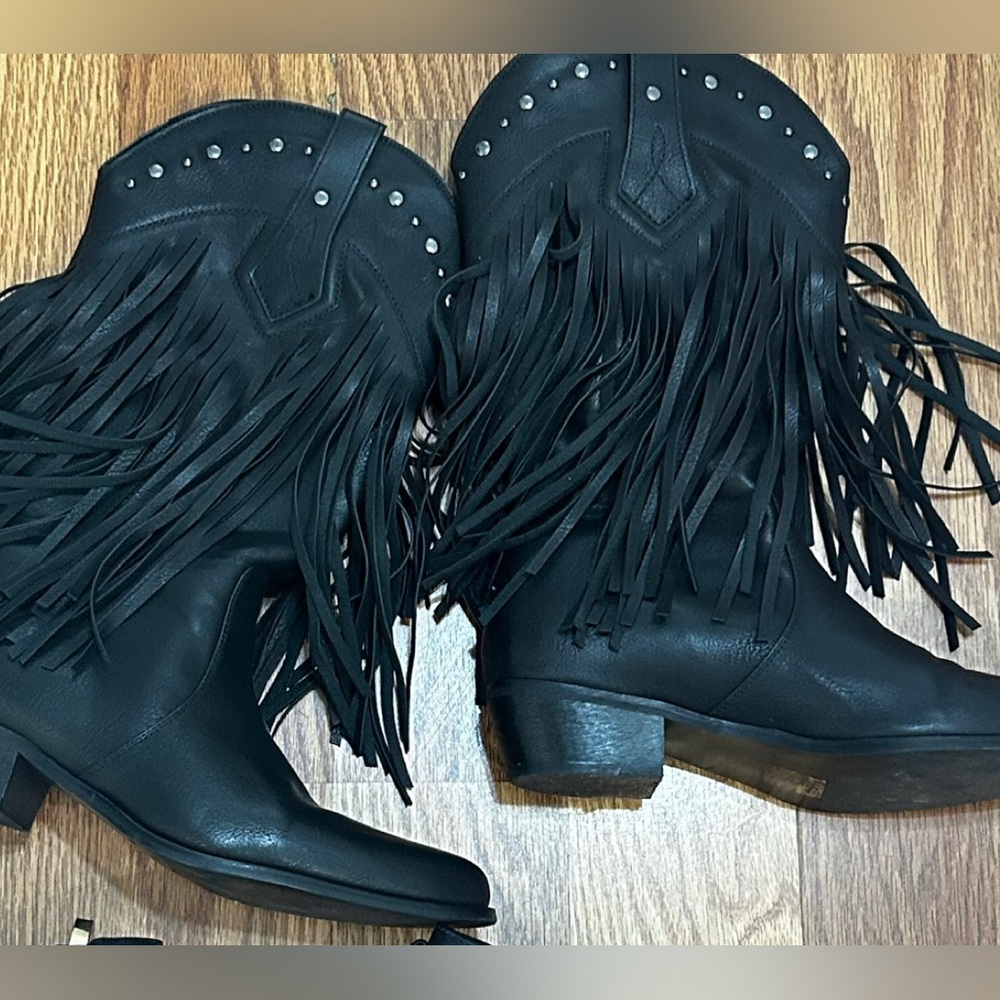 Black Fringe Western Boots